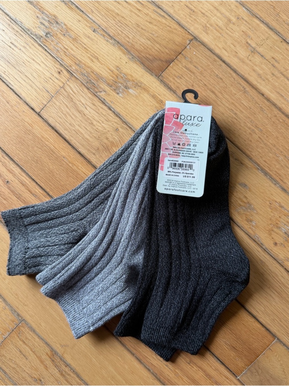 Set of 3 Soft Ribbed Ankle Socks - NWT - Picture 3 of 5
